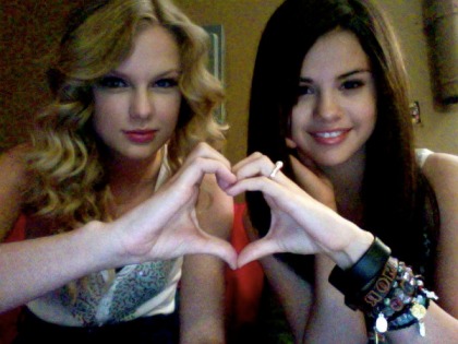 Selena Gomez And Taylor Swift And Taylor Lautner. taylor swift. Selena Gomez