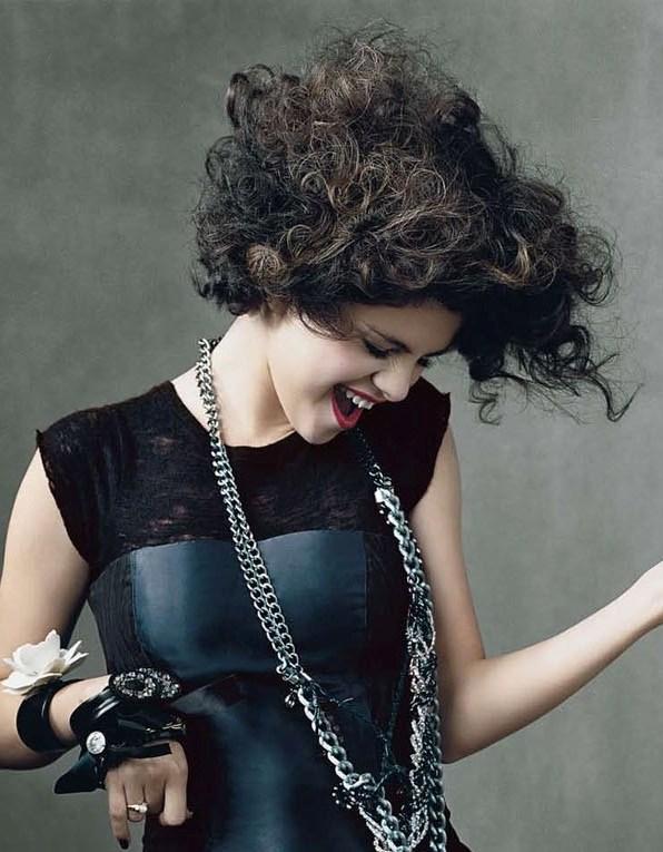 Selena Gomez Glamour Gorgeous » selena gomez curly hair dress