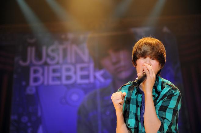 justin bieber in concert 2010. Justin Bieber #39;My Fans Are Not