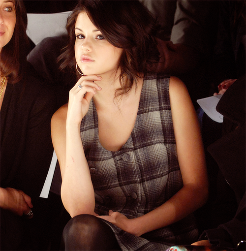 selena gomez tumblr pictures. What Selena Gomez Wants In A